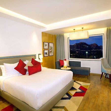 Ramada By Wyndham Katra Station Road Hotell Exteriör bild