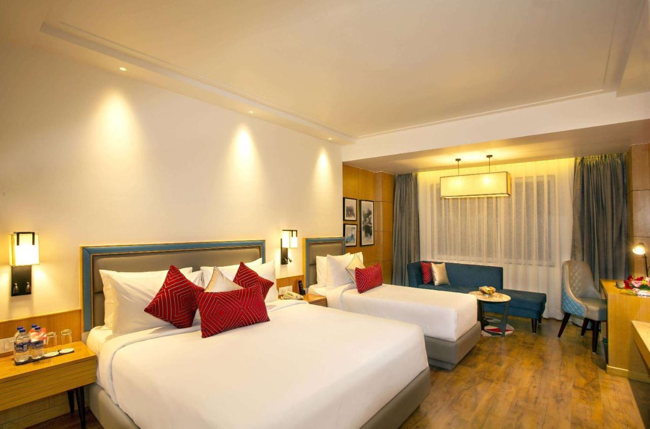 Ramada By Wyndham Katra Station Road Hotell Exteriör bild
